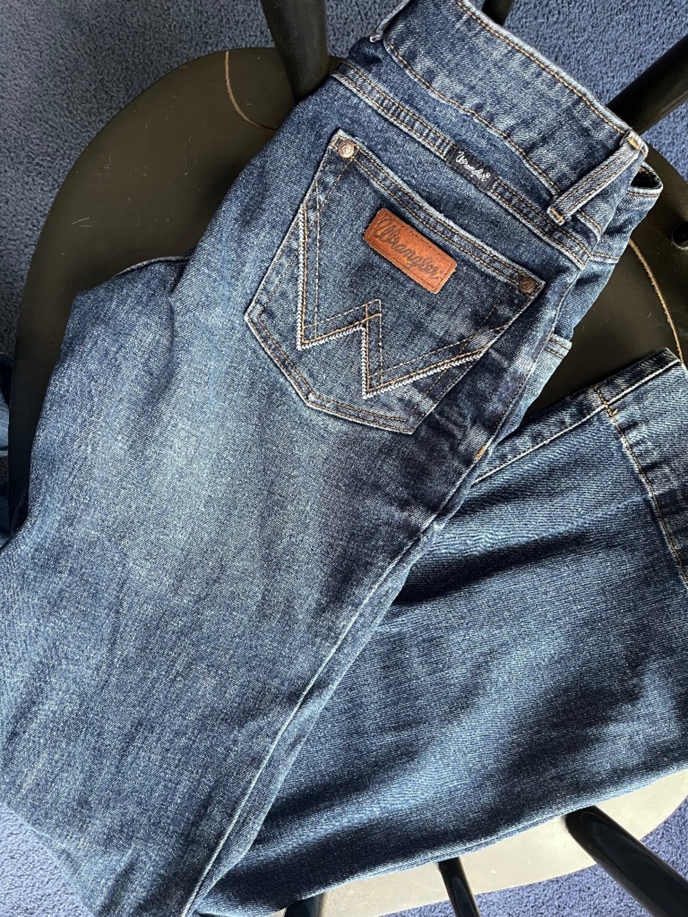 Womens Wrangler Jeans!! Size 5x32 ! Boot cut!!